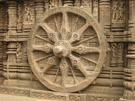 File:Konark Sun Temple Wheel By Piyal Kundu.jpg