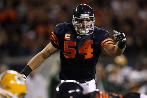 Brian Urlacher passes Mike Singletary as Chicago Bears all-time leading ...