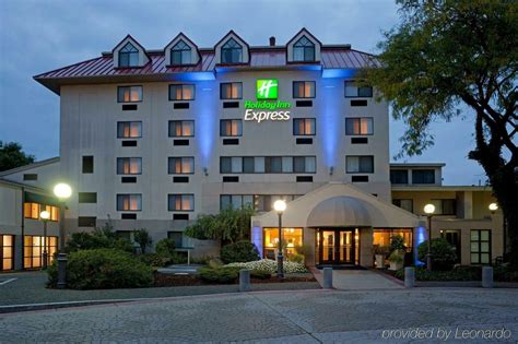 HOLIDAY INN EXPRESS BOSTON-WALTHAM, MA