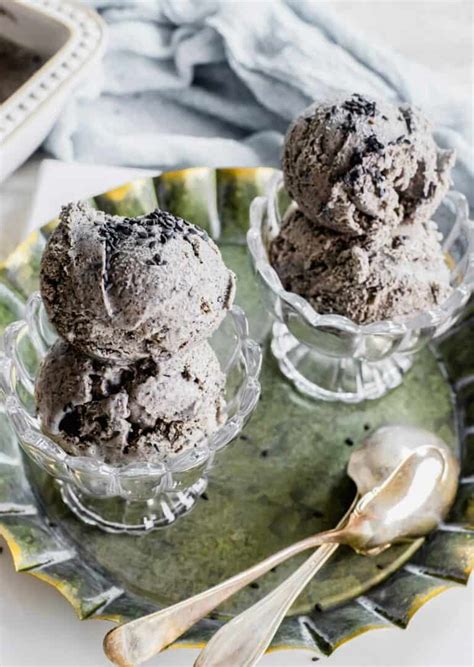 Black Sesame Ice Cream (No-Churn) - Black Sesame Recipes