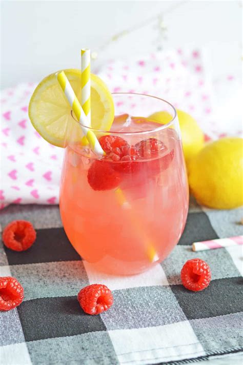 Raspberry Vodka Lemonade Cocktail