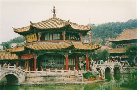 Kunming Travel Guide