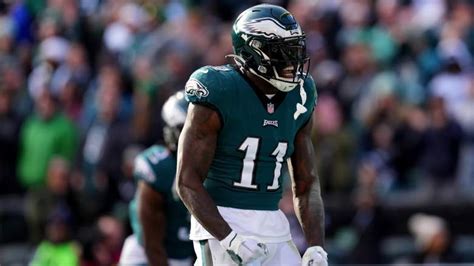 Eagles' A.J. Brown Earns Comparison to HOF WR After Revenge Game