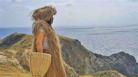 Ivatan's vakul and kanayi vest. Vakul is a headgear worn by women. It ...