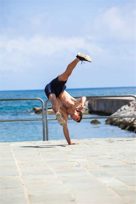 Young Athlete Doing Parkour Tricks Editorial Image - Image of motion, freestyle: 82711960