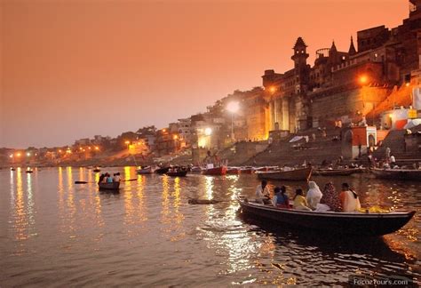 varanasi temple | Famous Indian Landmarks List