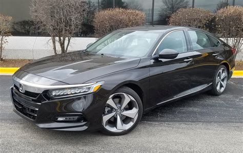 Test Drive: 2018 Honda Accord Touring 2.0T | The Daily Drive | Consumer Guide®