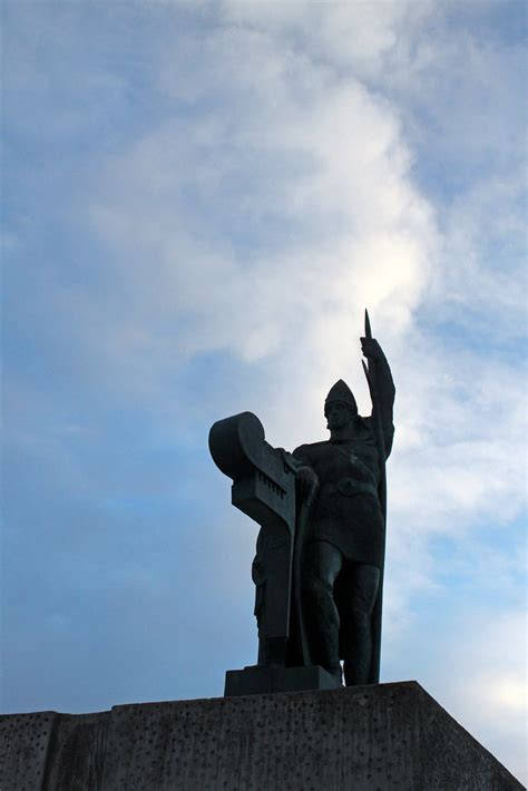 Ingólfur Arnarson | The statue of Ingólfur Arnarson in Reykj… | Flickr