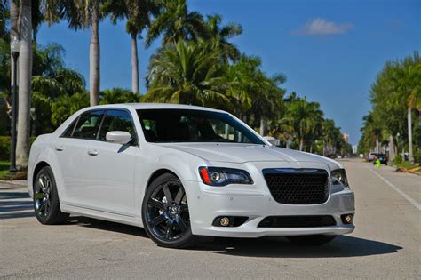 2013 Chrysler 300 SRT8 | Top Speed