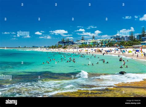 Kings beach caloundra hi-res stock photography and images - Alamy