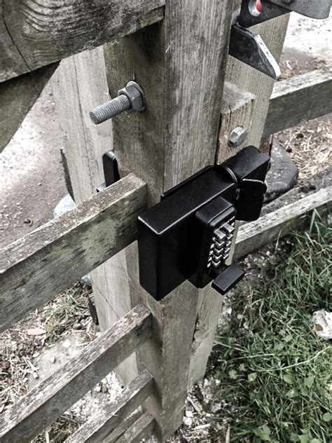 Keyless combination lock for wooden gates - Gatemaster Locks