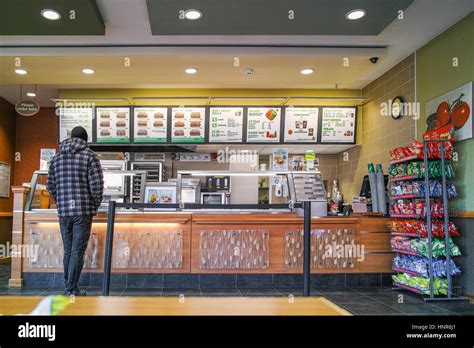 Subway restaurant counter hi-res stock photography and images - Alamy