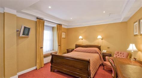 Best Hotels near The Abbey Theatre Dublin - 3 star Wynn's