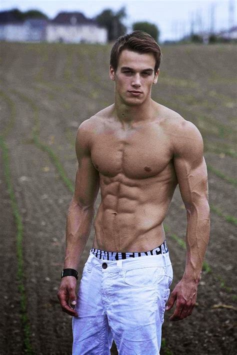 Daily Bodybuilding Motivation: SIX PACK ABS MALE MODEL MARC FITT