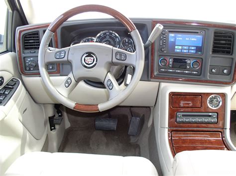 2005 Cadillac Escalade - news, reviews, msrp, ratings with amazing images