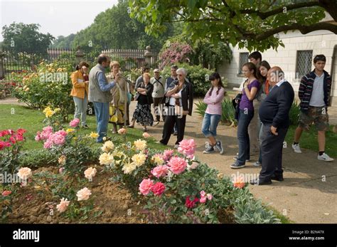 rose garden of royal palace, monza, Italy Stock Photo - Alamy