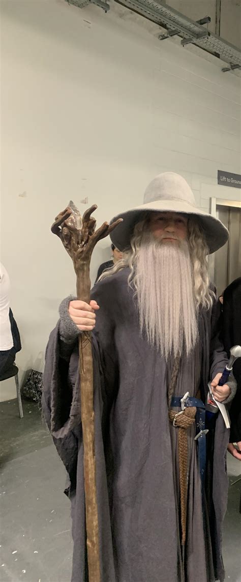 Saw this cool Gandalf cosplay at London comic-con : r/lotr