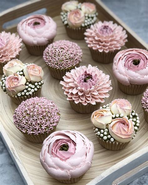 How beautiful are these cupcakes?😍 Incredible w | Cupcake cake designs ...