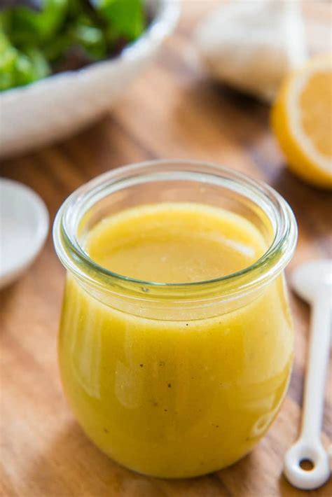 Lemon Vinaigrette (Salad Dressing Recipe) - Fifteen Spatulas