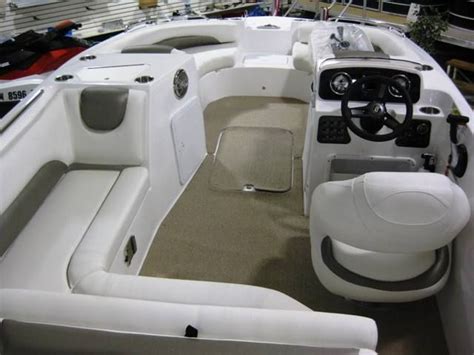 Deck Boat: Hurricane Deck Boat Accessories