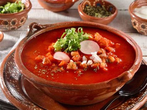 Receta de Pozole rojo con costilla 🥇 【 agosto 2024】