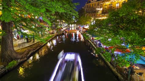 Riverwalk at Night in San Antonio, Texas image - Free stock photo - Public Domain photo - CC0 Images