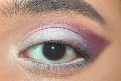 Stunning Chinese Eye Makeup – Tutorial Step By Step With Images