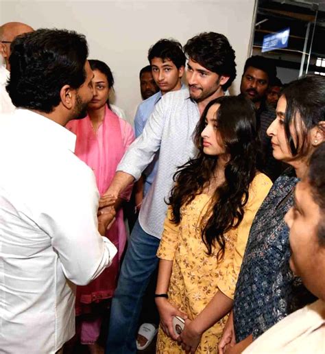 Andhra Pradesh CM YS Jagan Mohan Reddy gives condolence to the family