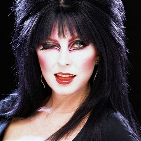 Elvira Mistress of the Dark – A Photographic Retrospective of the Queen ...