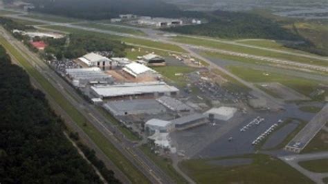 Airplane crash drill tests rescue workers