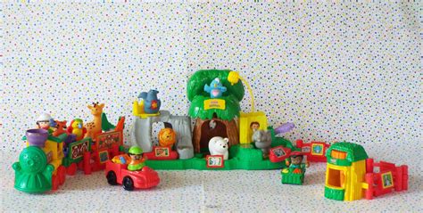 Fisher Price Little People Animal Sounds Zoo Play Set