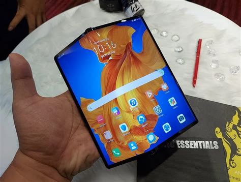 Huawei Mate Xs 5G with Foldable Display and Quad Leica Cameras Now ...