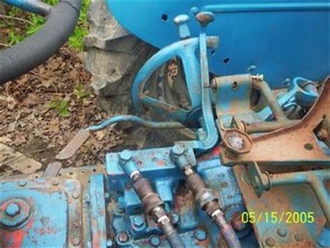 Ford 800 - Hydraulic Valve - TractorShed.com