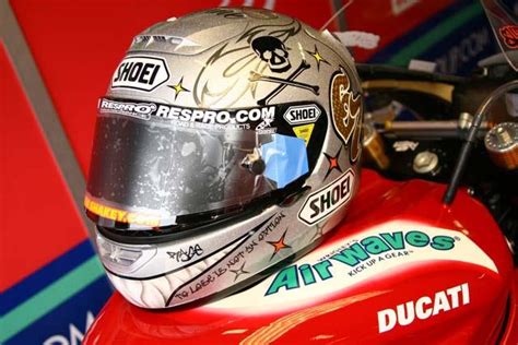 Oulton Park British Superbikes: One-off helmet design for Shane Byrne