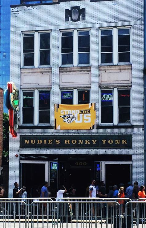 The Ultimate Guide to Nightlife on Nashville's Broadway - Her Life in ...