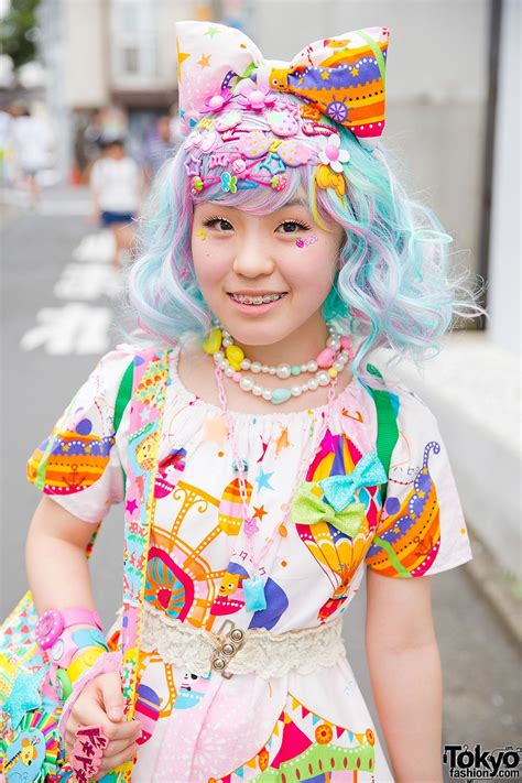 Blue & Pink Haired Harajuku Girl Decora Harajuku, Harajuku Girls, Harajuku Outfits, Harajuku ...