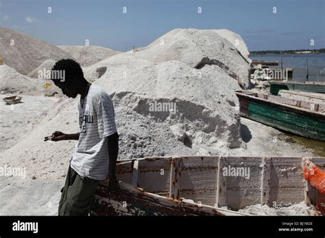 Senegal, Pink lake, salt lake Stock Photo - Alamy