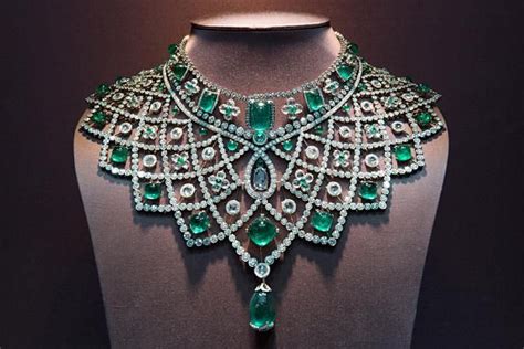 Another view of the Romanov Necklace by Faberge. Price: $3.1 million Bling Bling, Luxury ...