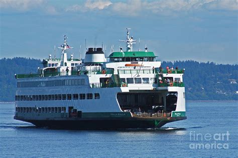 Edmonds Ferry Eleven Photograph by Donald Sewell