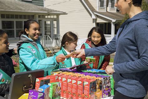 Girl Scout cookies: Thin Mints, bakeries, and $5 boxes, explained - Vox