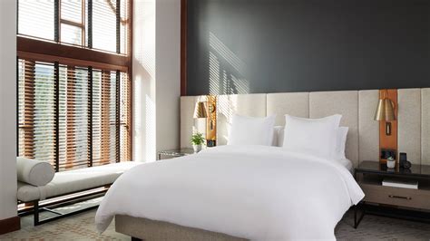 Whistler Resort Suites & Rooms| Luxury Lodging | Four Seasons