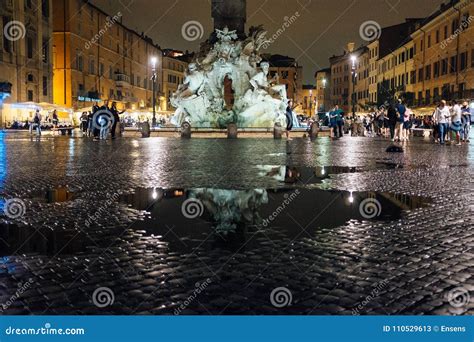 Rome-September 16, 2017-Piazza Navona on a Rainy Night Tourists ...