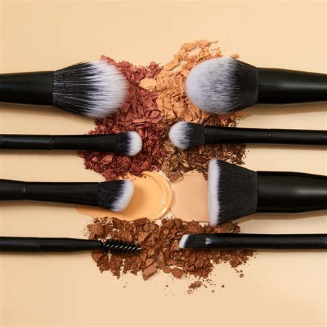 Brushes – The Lip Bar