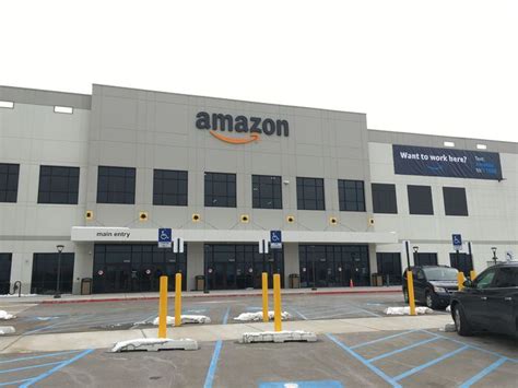 Amazon opens Grand Rapids-area fulfillment center - mlive.com