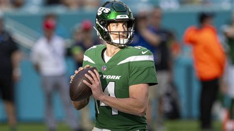 Jets QB Trevor Siemian to start vs. Commanders with Zach Wilson ...