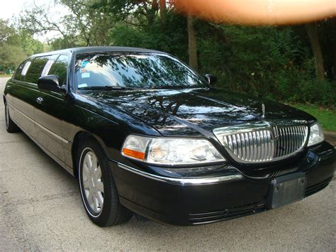 2005 Lincoln Town Car