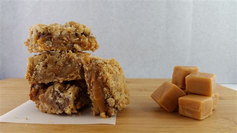 Oatmeal Caramel Dream Bars - The Spicy Ginger