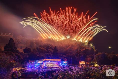 Edinburgh Festival Fireworks | Edinburgh, Edinburgh castle, Edinburgh ...