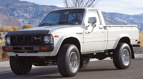 5k: Seller Submission: 1980 Toyota Hilux 4X4 Pickup - DailyTurismo