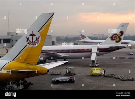 Servicing at Brunei International Airport Stock Photo: 8889089 - Alamy